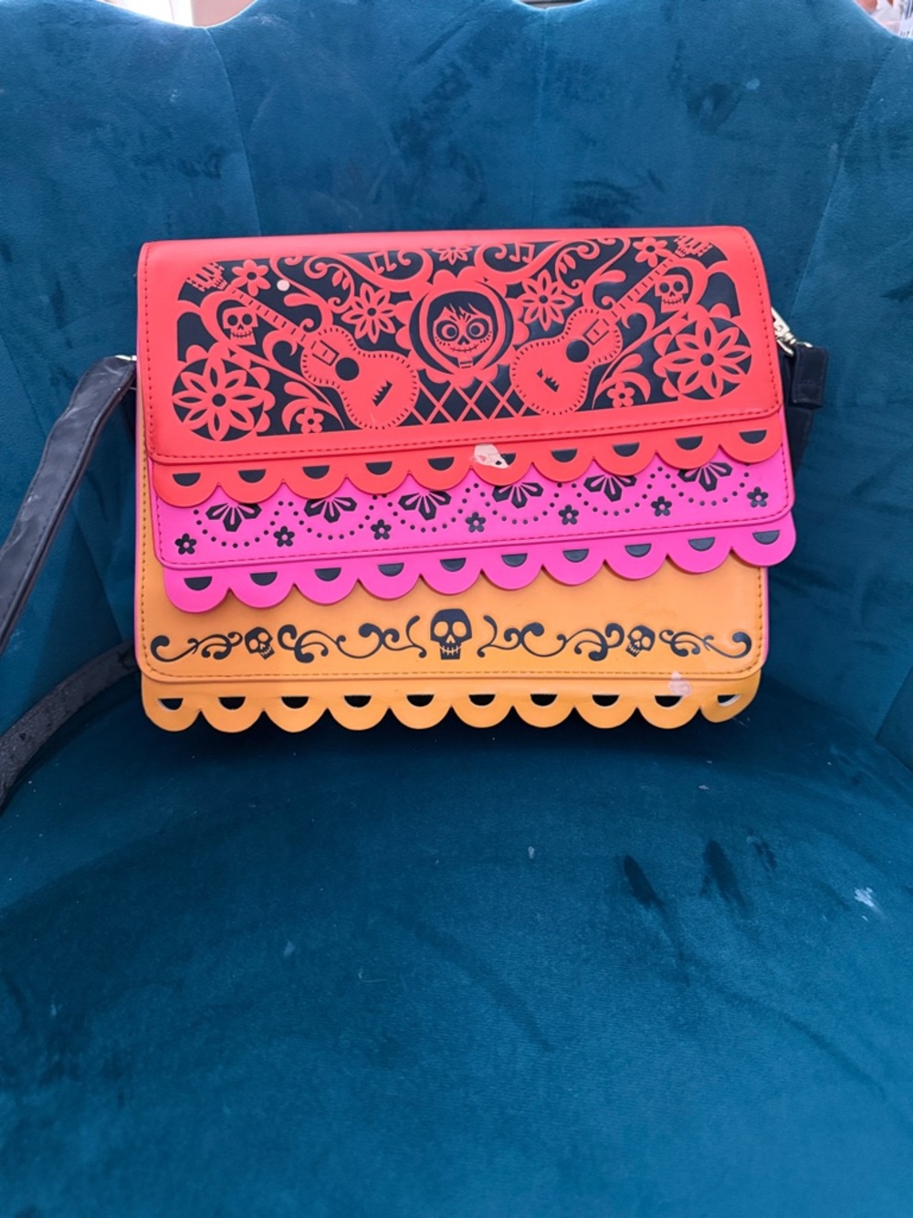 Colorful Layered Scallop Crossbody Bag - Red, Pink & Orange